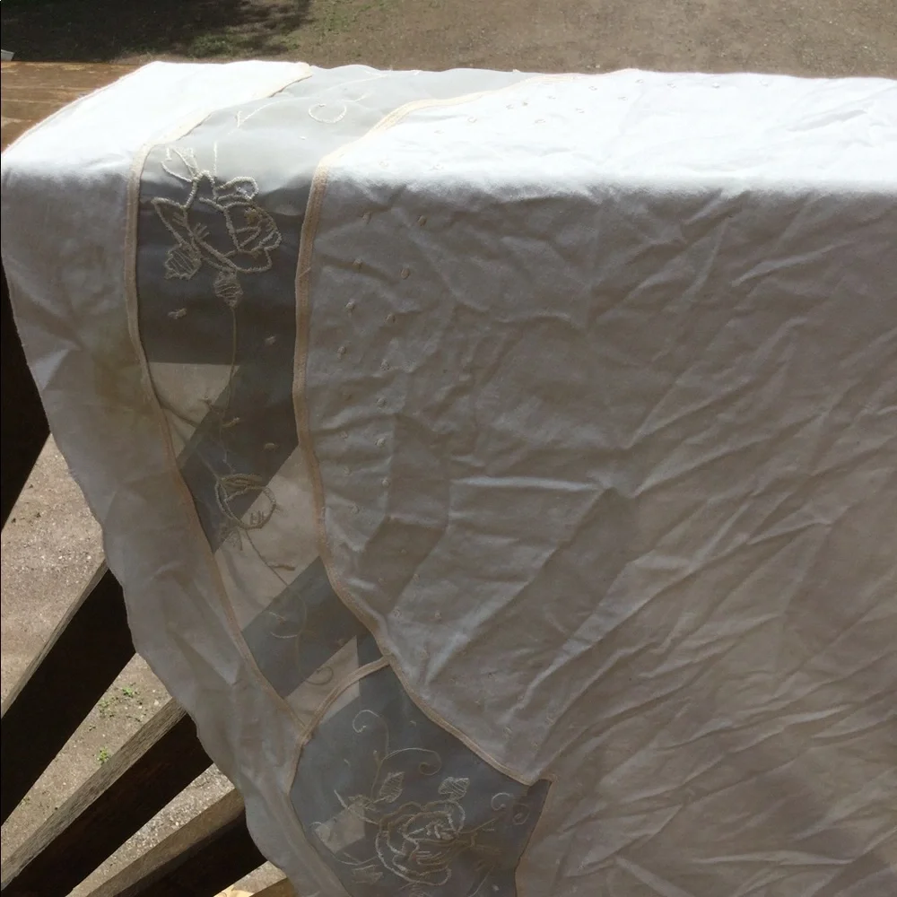 ⚜️ ROUND LINEN ECRU SHEER PANEL EMBROIDERED LACE 68” TABLECLOTH  ⚜️